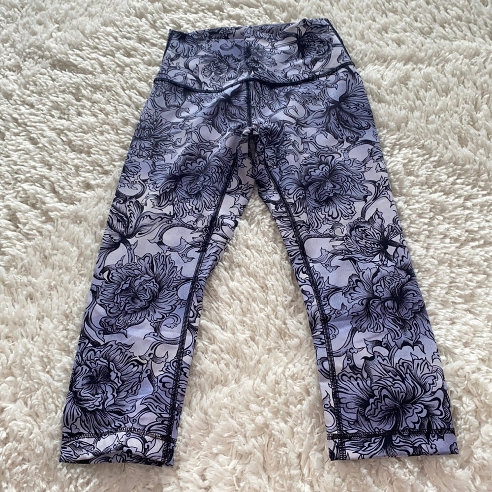 Lululemon crop leggings